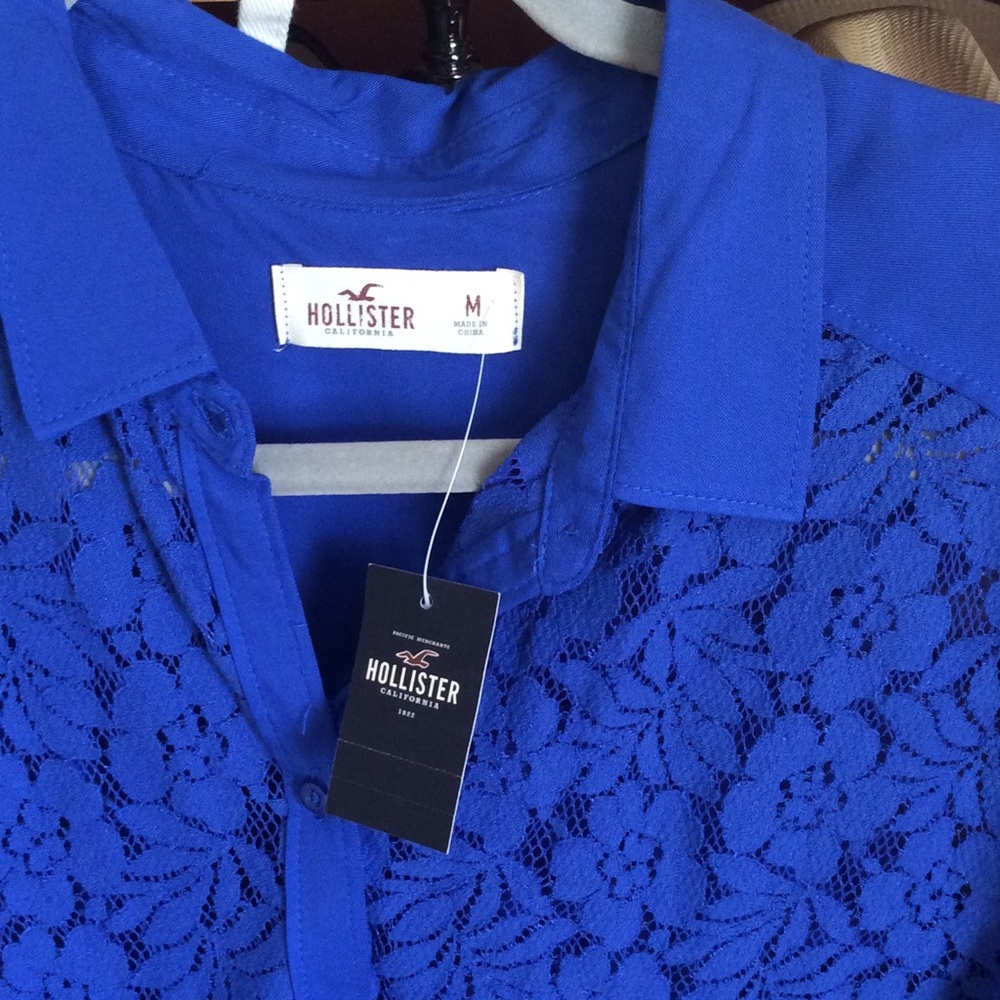 Hollister top